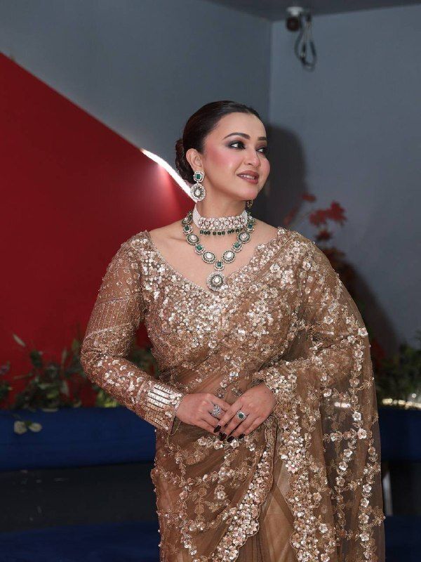 Golden Net Saree with Sequin and Zari Work
